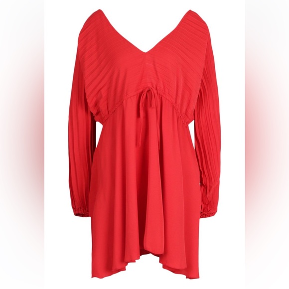 BATWING PLEATED PLUNGE SKATER DRESS - Picture 3 of 6